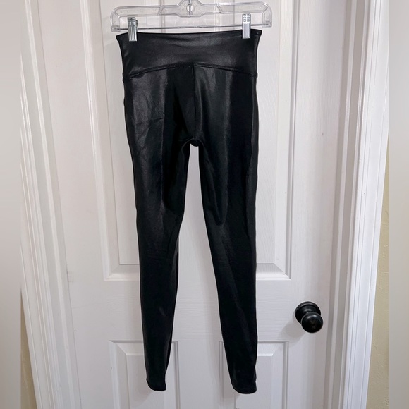 SPANX Faux Leather Leggings Size Small - Picture 6 of 10
